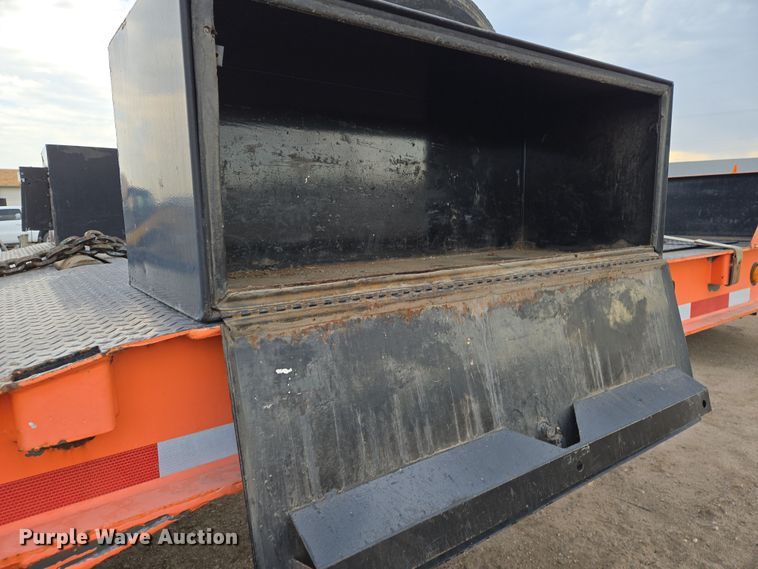 image for item EN8858 2009 Trail King TK70SA-532 equipment trailer