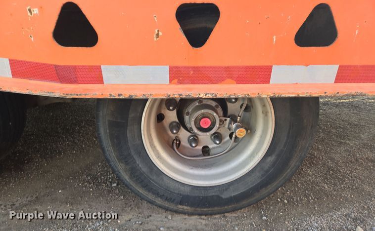 image for item EN8858 2009 Trail King TK70SA-532 equipment trailer