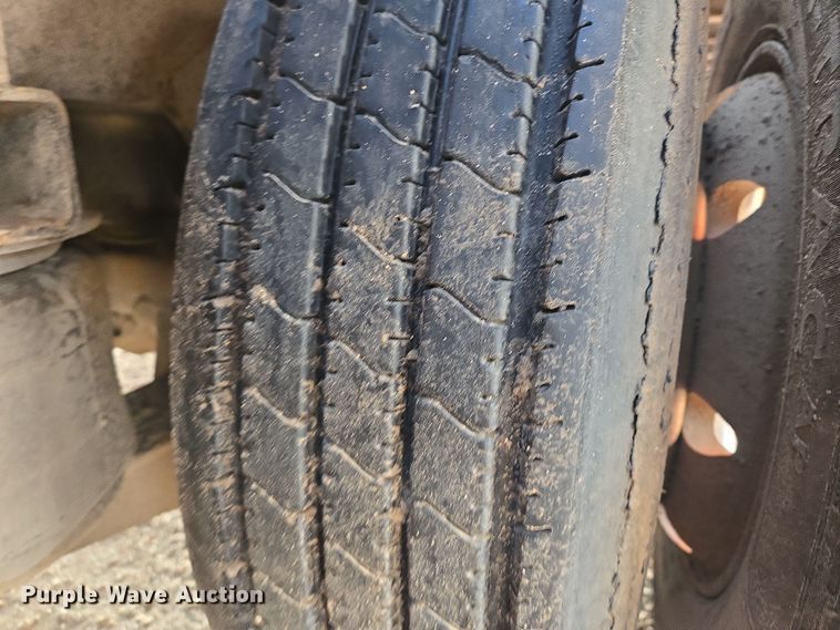 image for item EN8858 2009 Trail King TK70SA-532 equipment trailer