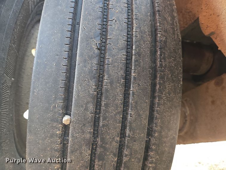 image for item EN8858 2009 Trail King TK70SA-532 equipment trailer