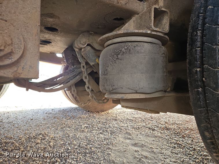 image for item EN8858 2009 Trail King TK70SA-532 equipment trailer