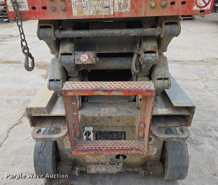 image for item EN8862 2019 Skyjack SJIII 3219 scissor lift