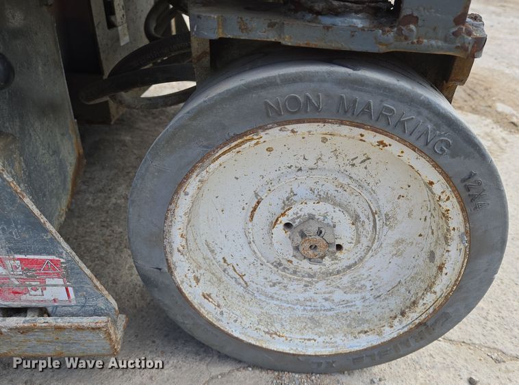 image for item EN8862 2019 Skyjack SJIII 3219 scissor lift