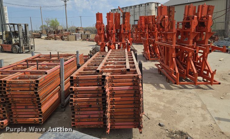 image for item EN8863 Scaffolding