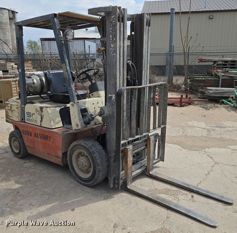 image for item EN8864 Nissan Optimum 50 forklift