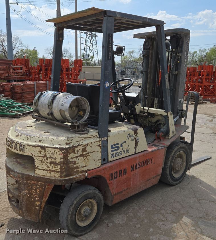 image for item EN8864 Nissan Optimum 50 forklift