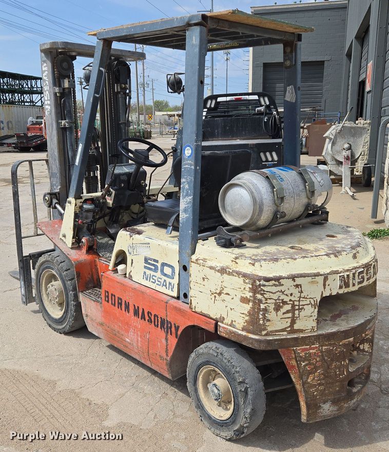 image for item EN8864 Nissan Optimum 50 forklift