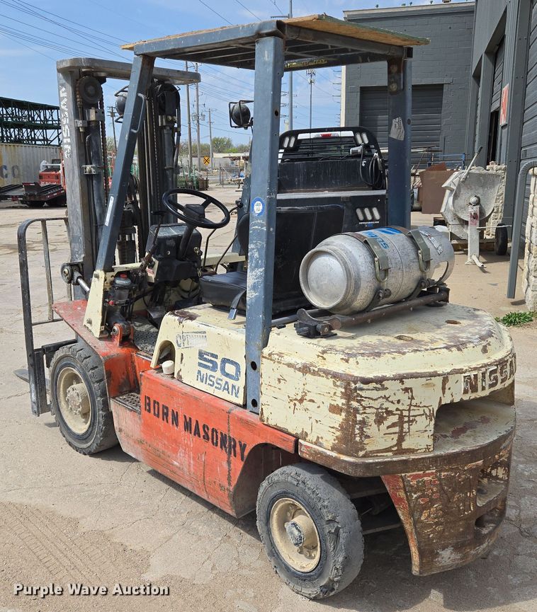 image for item EN8864 Nissan Optimum 50 forklift