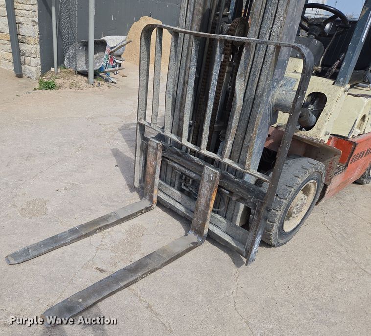 image for item EN8864 Nissan Optimum 50 forklift