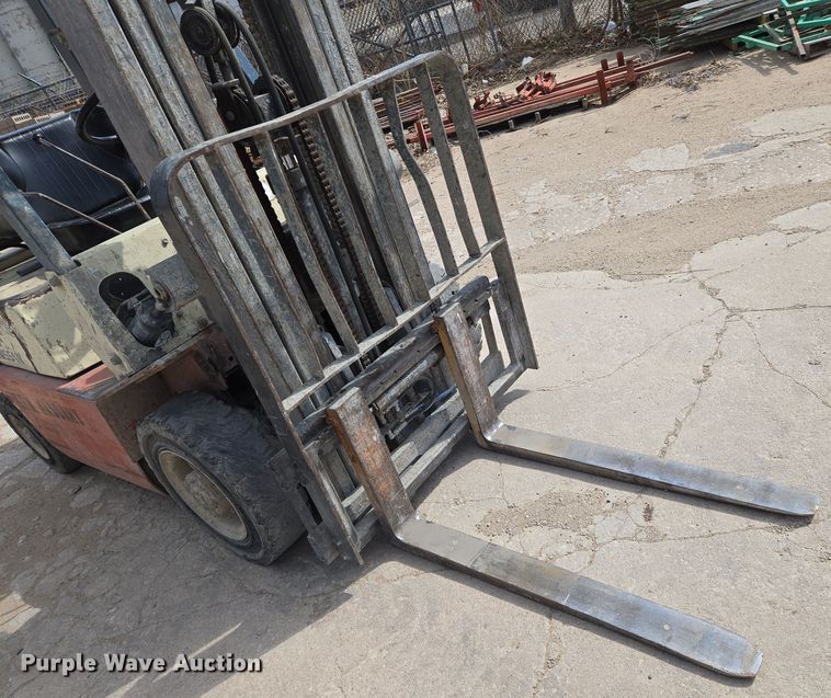 image for item EN8864 Nissan Optimum 50 forklift