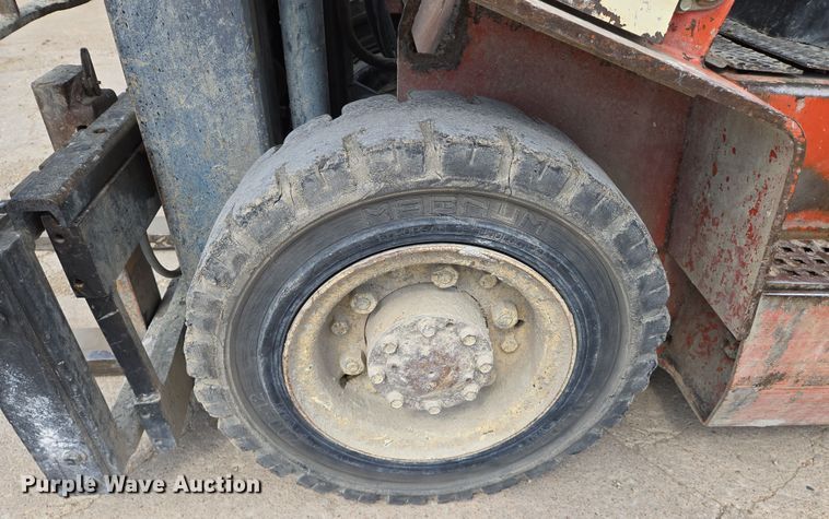 image for item EN8864 Nissan Optimum 50 forklift