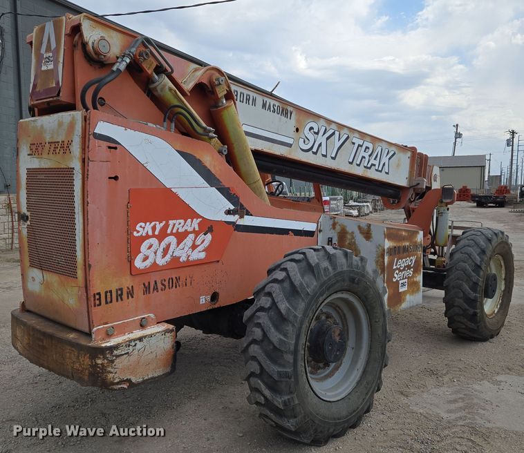 image for item EN8865 Skytrak 8042 telehandler
