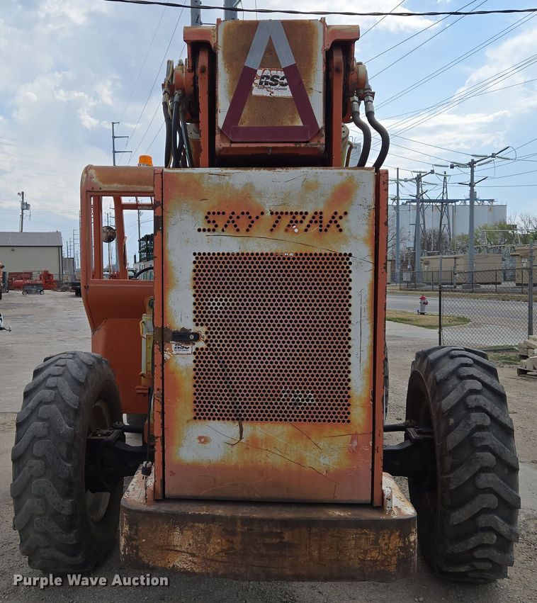 image for item EN8865 Skytrak 8042 telehandler