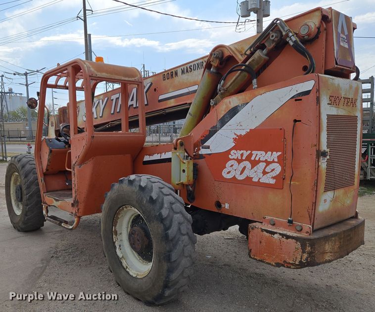 image for item EN8865 Skytrak 8042 telehandler