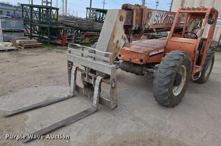 image for item EN8865 Skytrak 8042 telehandler