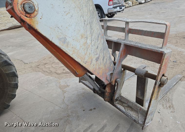 image for item EN8865 Skytrak 8042 telehandler