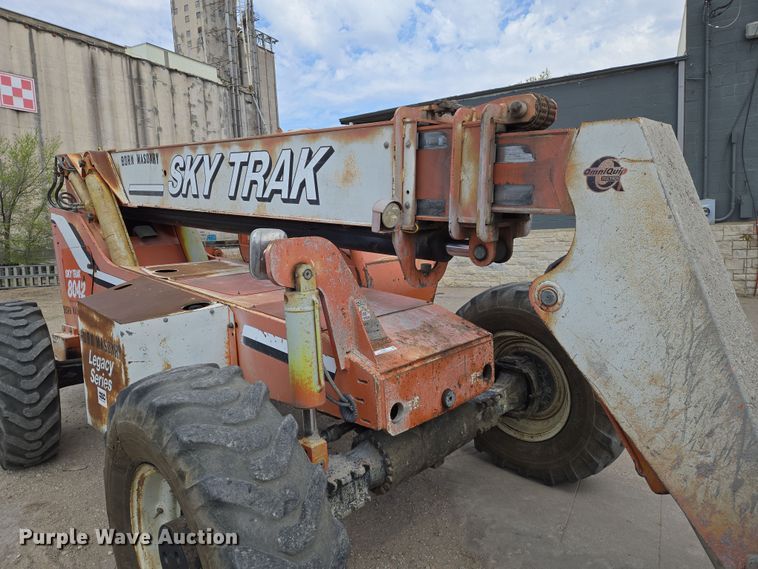 image for item EN8865 Skytrak 8042 telehandler