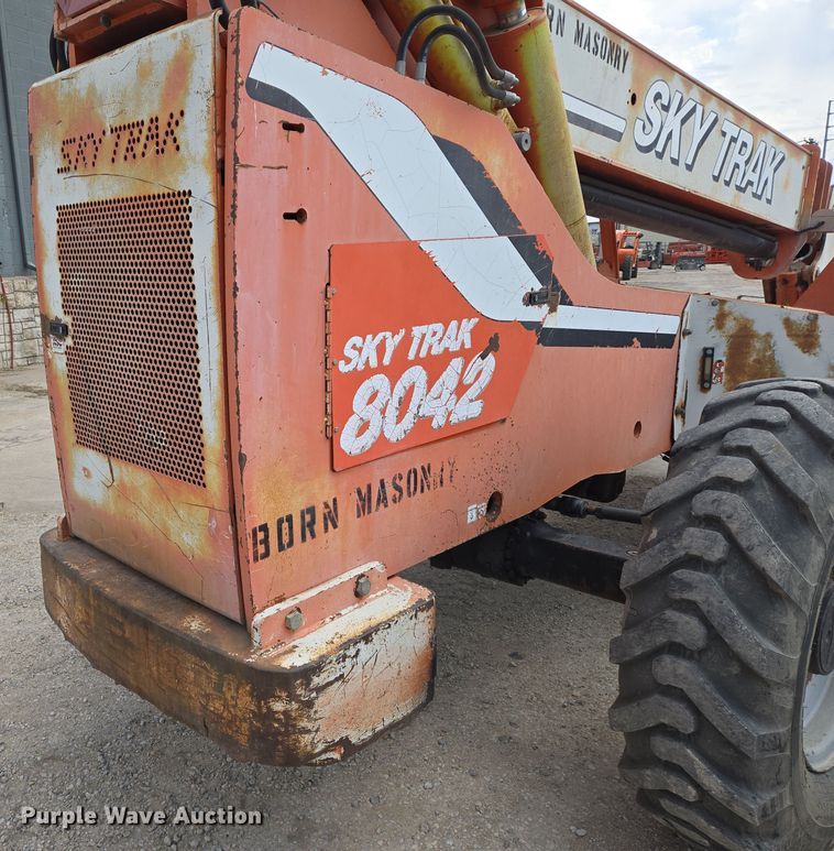 image for item EN8865 Skytrak 8042 telehandler