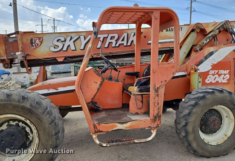 image for item EN8865 Skytrak 8042 telehandler