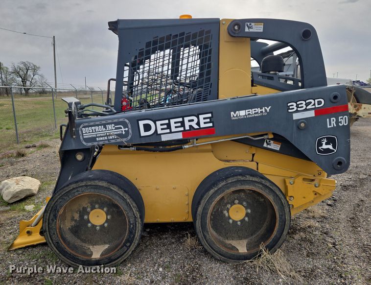 image for item EN8868 2013 John Deere 332D skid steer loader