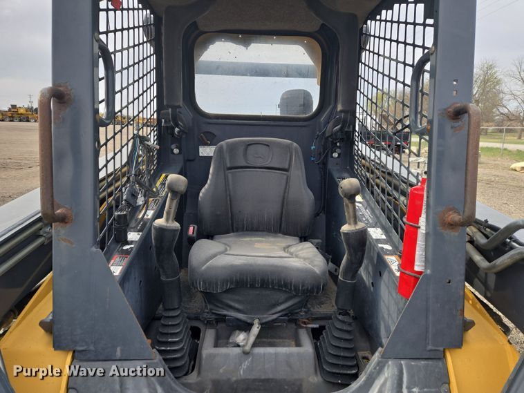 image for item EN8868 2013 John Deere 332D skid steer loader