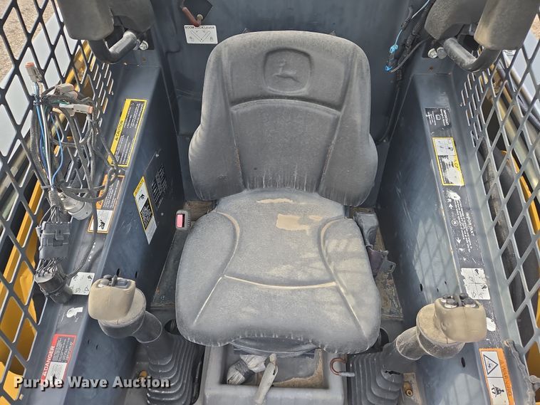 image for item EN8868 2013 John Deere 332D skid steer loader