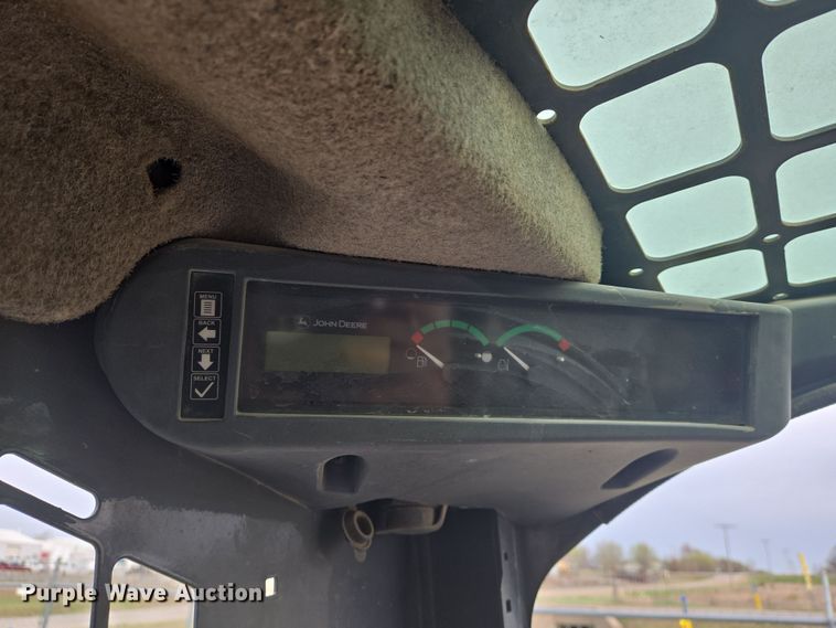 image for item EN8868 2013 John Deere 332D skid steer loader