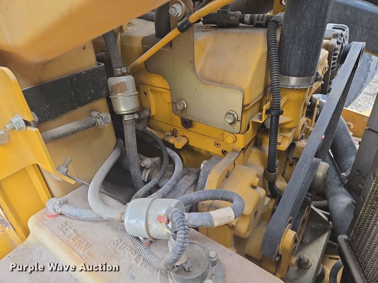 image for item EN8868 2013 John Deere 332D skid steer loader