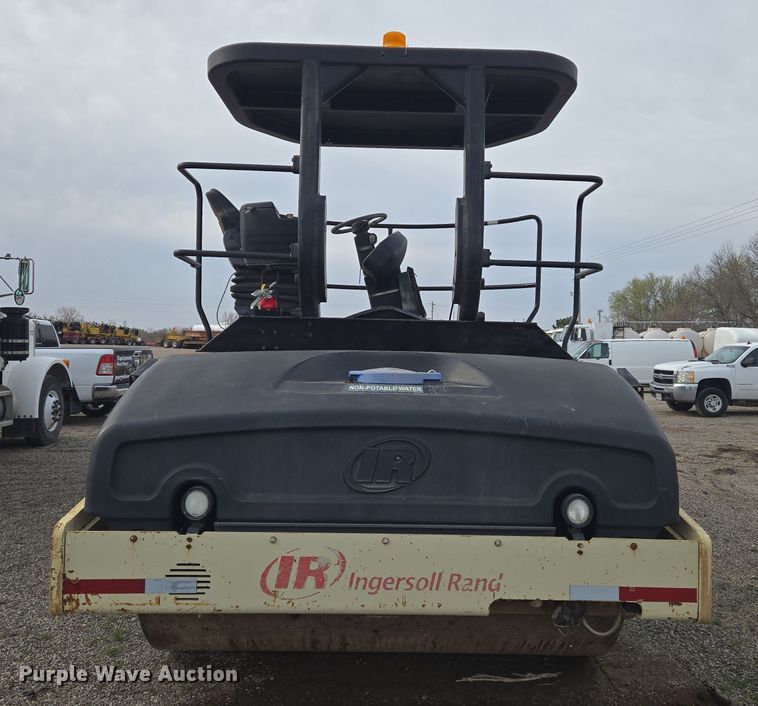 image for item EN8869 2006 Ingersoll Rand DD158 HFA double drum vibratory roller