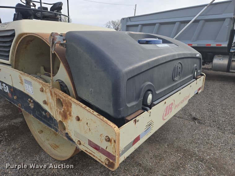 image for item EN8869 2006 Ingersoll Rand DD158 HFA double drum vibratory roller