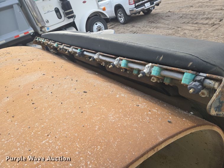 image for item EN8869 2006 Ingersoll Rand DD158 HFA double drum vibratory roller