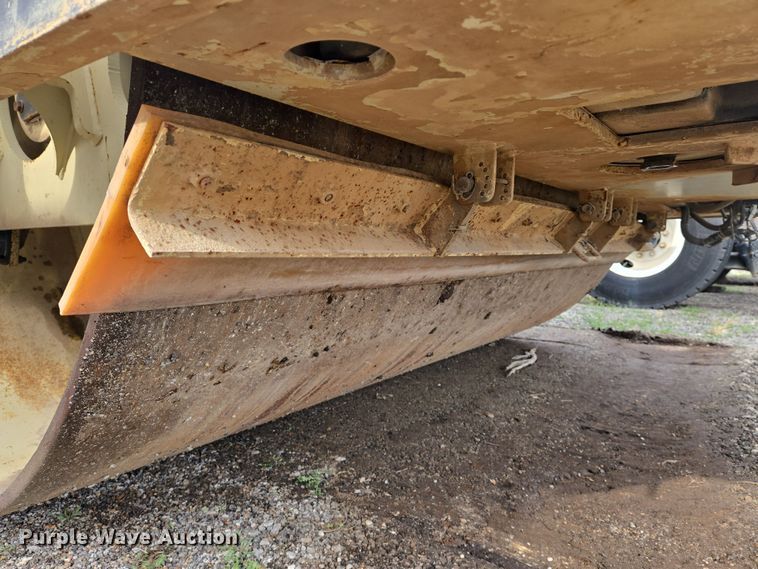 image for item EN8869 2006 Ingersoll Rand DD158 HFA double drum vibratory roller