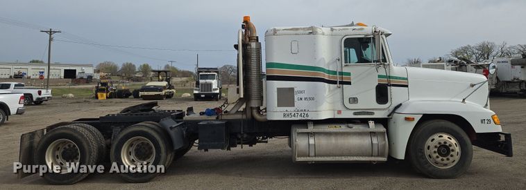 image for item EN8870 1994 Freightliner FLD120 semi truck
