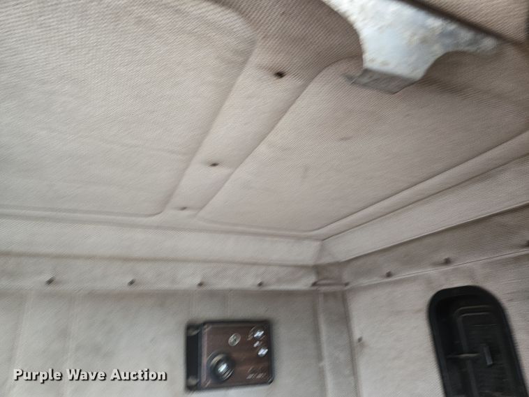 image for item EN8870 1994 Freightliner FLD120 semi truck