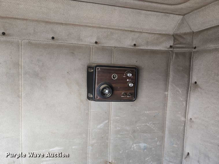 image for item EN8870 1994 Freightliner FLD120 semi truck