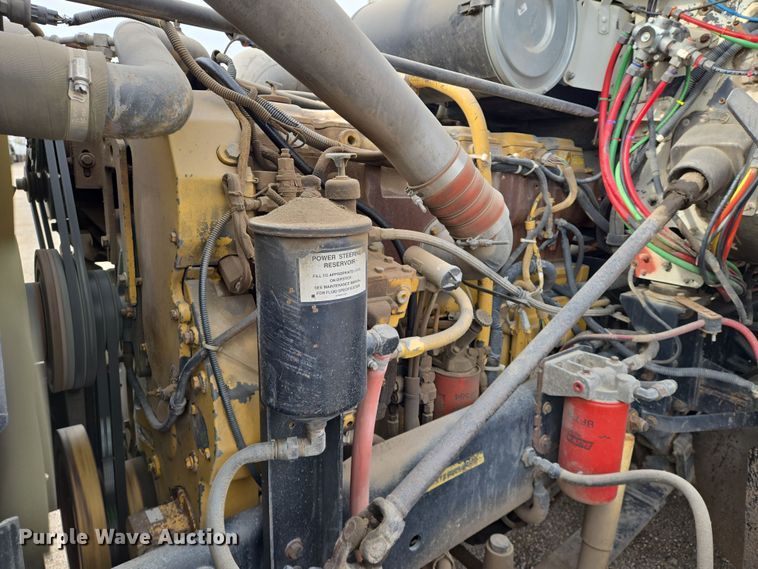 image for item EN8870 1994 Freightliner FLD120 semi truck