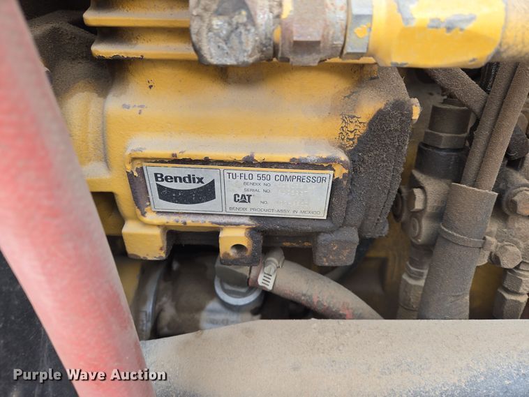 image for item EN8870 1994 Freightliner FLD120 semi truck