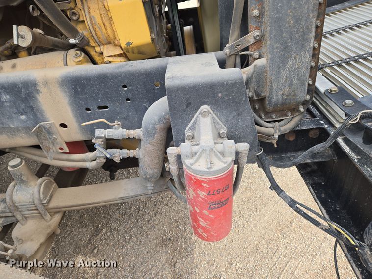 image for item EN8870 1994 Freightliner FLD120 semi truck