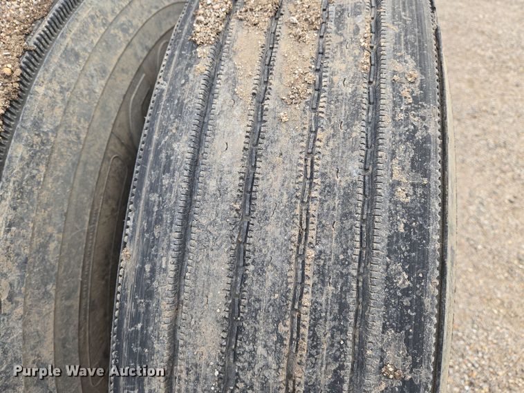 image for item EN8870 1994 Freightliner FLD120 semi truck