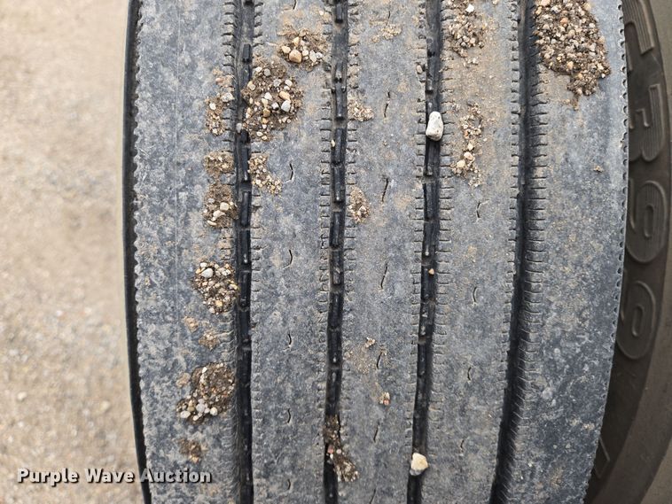 image for item EN8870 1994 Freightliner FLD120 semi truck