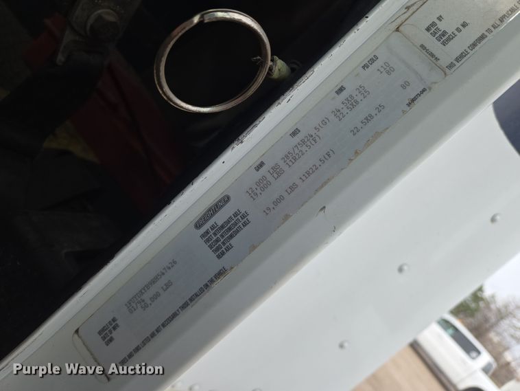 image for item EN8870 1994 Freightliner FLD120 semi truck