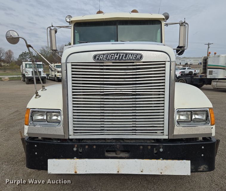 image for item EN8871 1994 Freightliner FLD120 semi truck