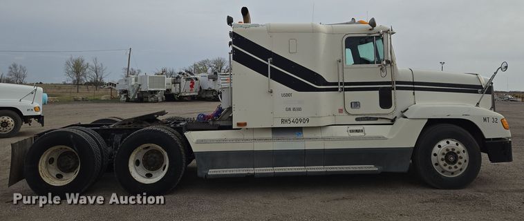 image for item EN8871 1994 Freightliner FLD120 semi truck