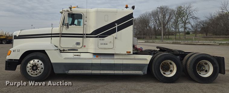 image for item EN8871 1994 Freightliner FLD120 semi truck