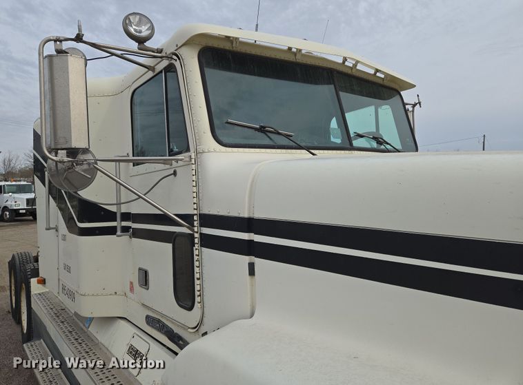 image for item EN8871 1994 Freightliner FLD120 semi truck