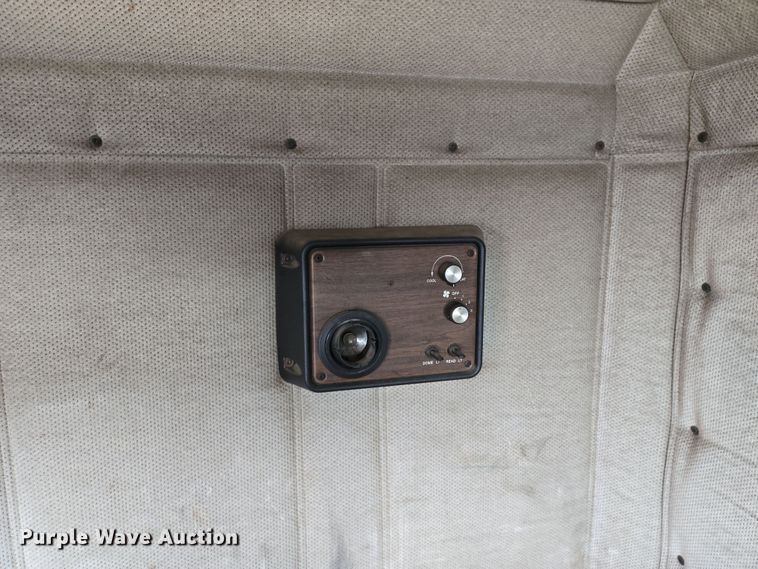 image for item EN8871 1994 Freightliner FLD120 semi truck