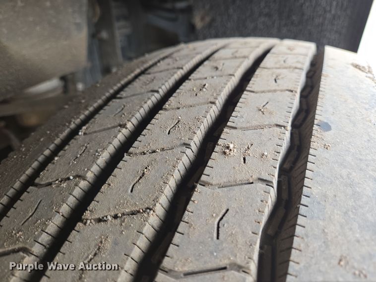 image for item EN8871 1994 Freightliner FLD120 semi truck