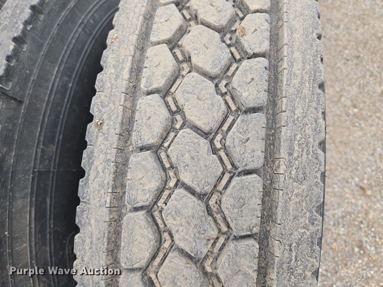 image for item EN8871 1994 Freightliner FLD120 semi truck