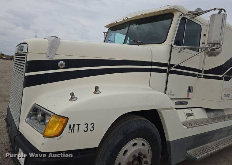 image for item EN8872 1994 Freightliner FLD120 semi truck