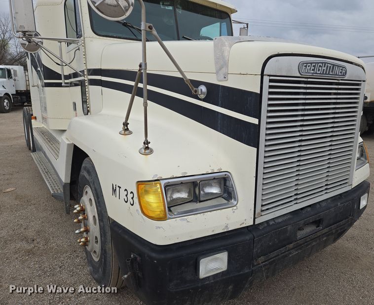 image for item EN8872 1994 Freightliner FLD120 semi truck